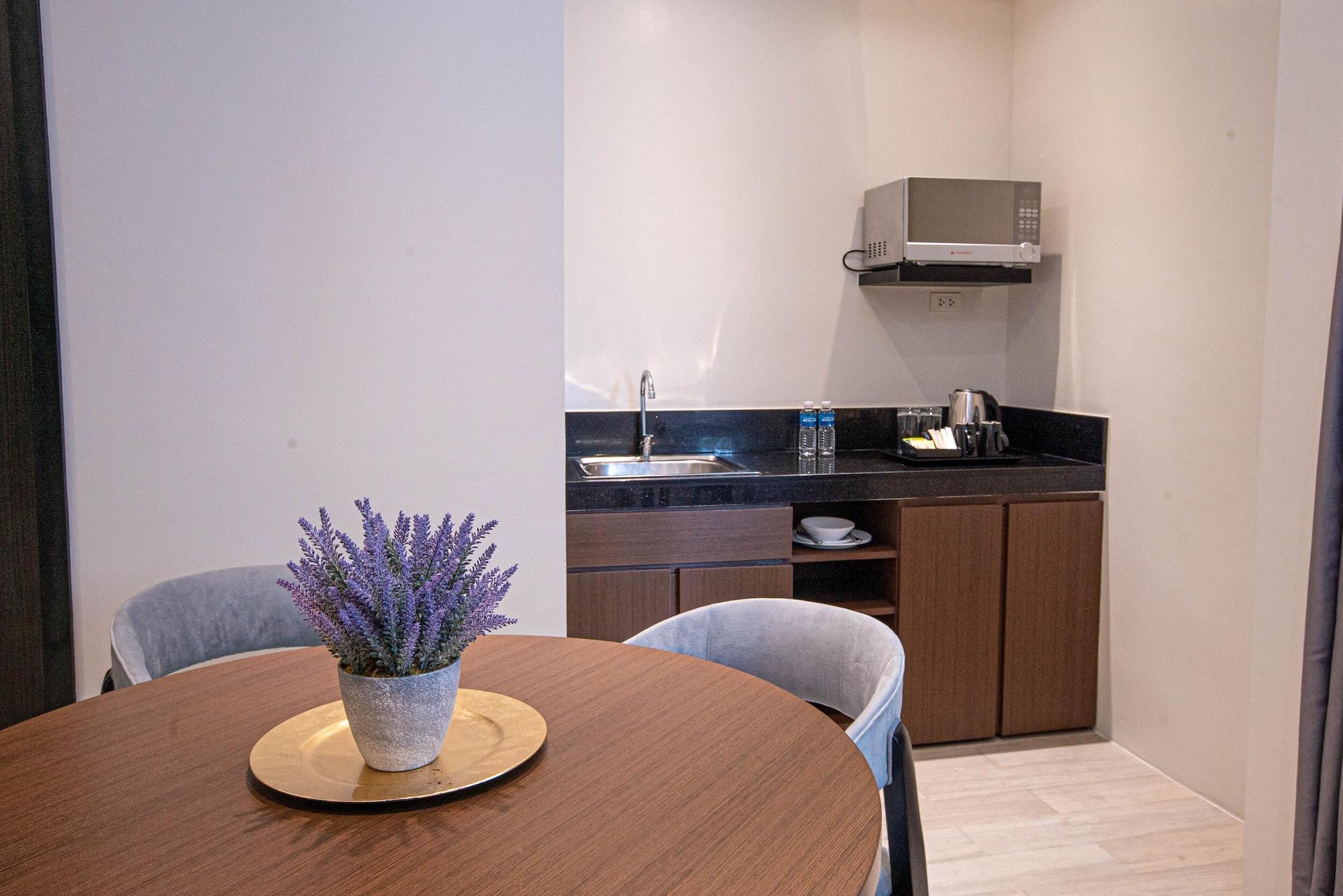 Coro Hotel Makati City