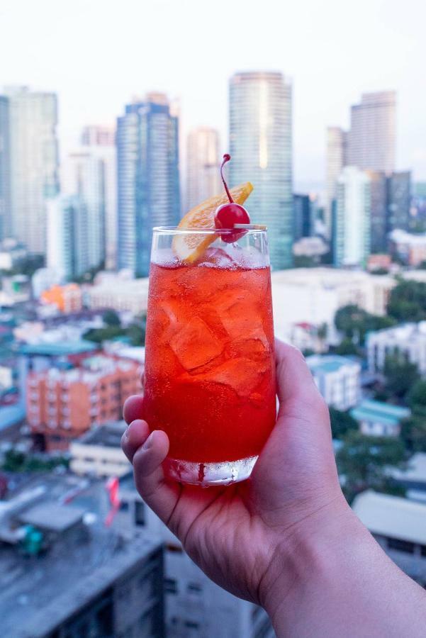 Coro 4* Makati City